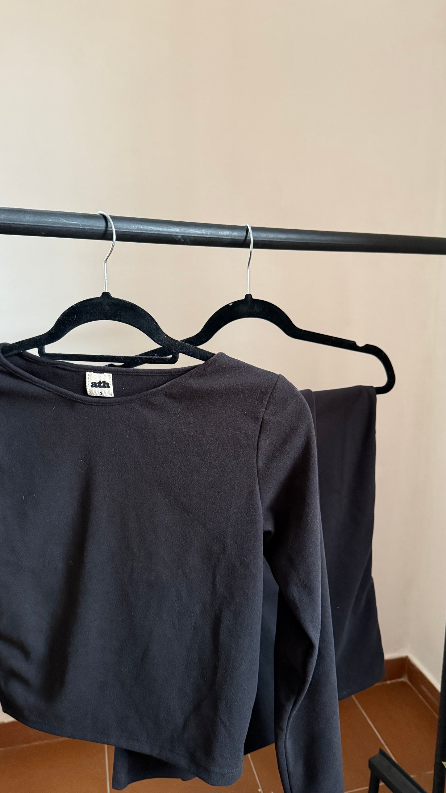 remera basic negra