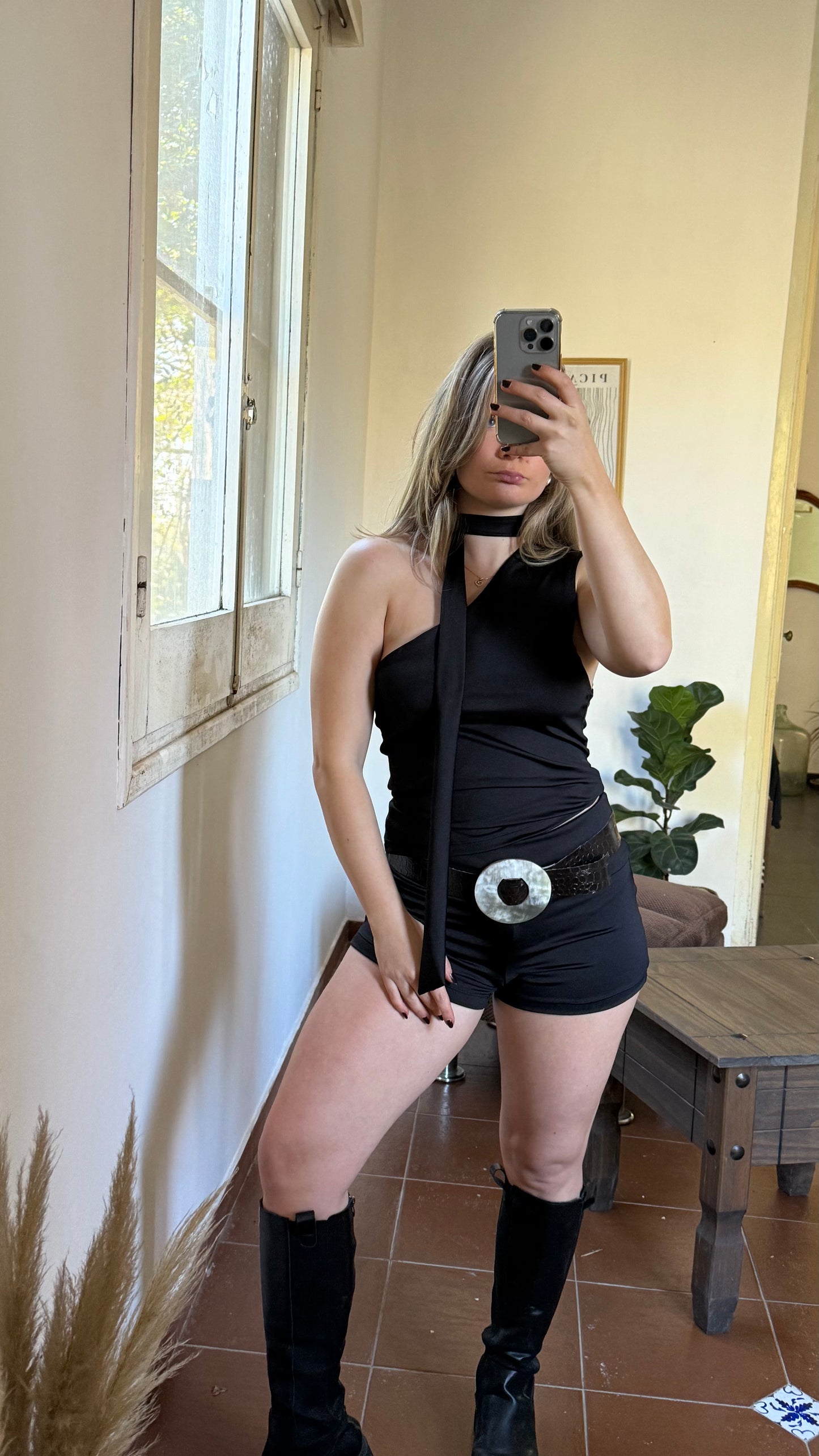 mini short negro