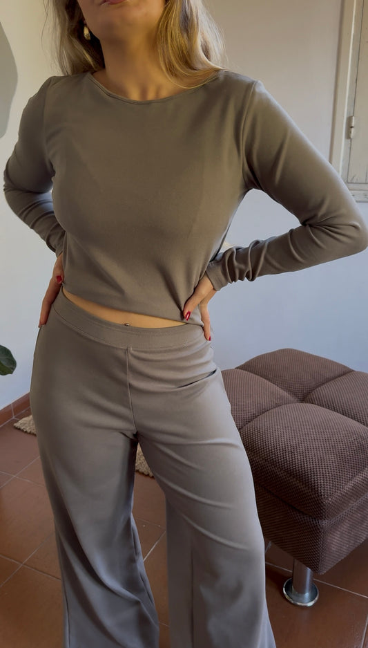 remera basic gris