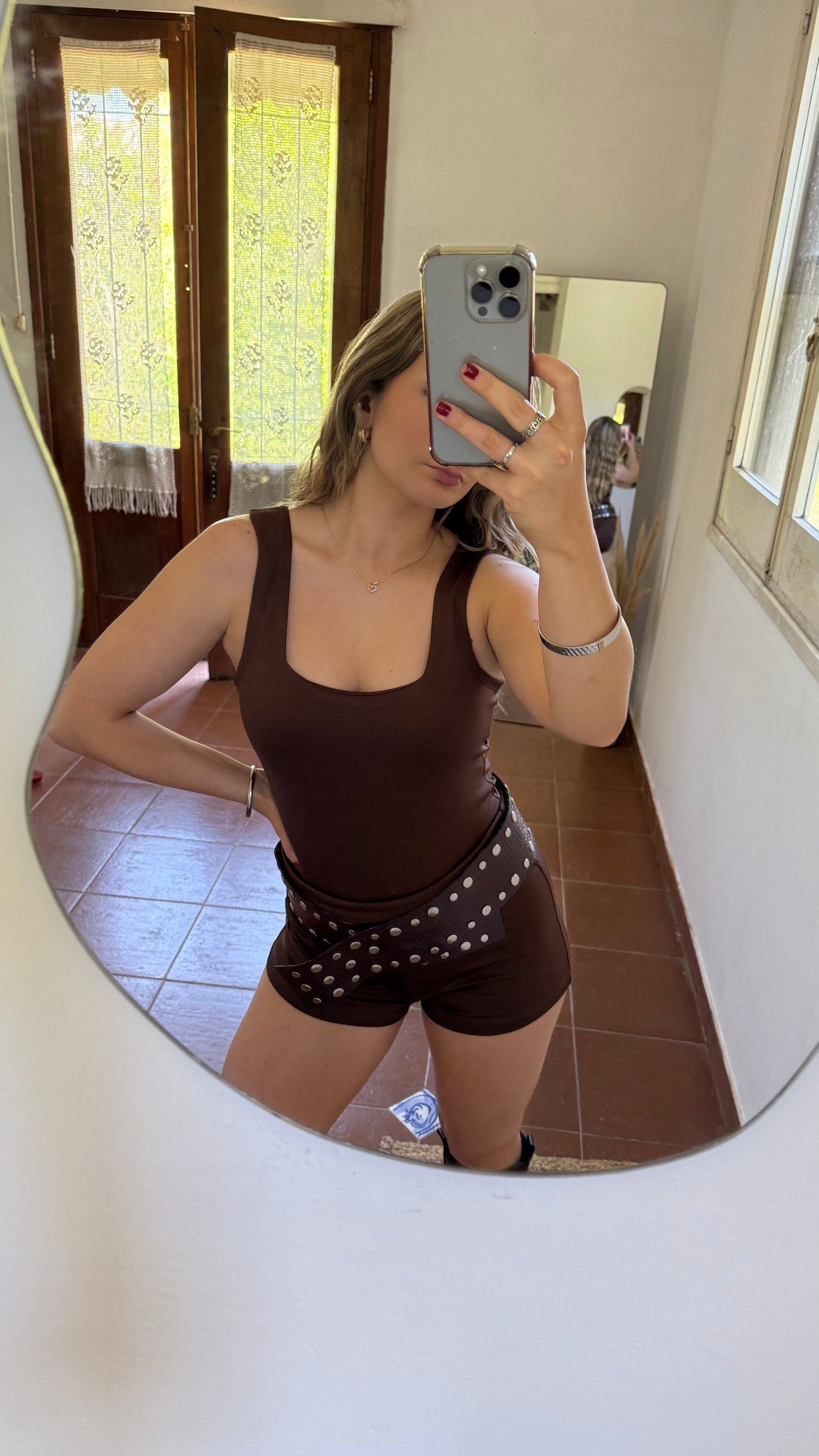 top basico chocolate